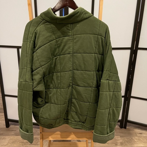 Forever 21 SOLD OUT Quilted Jacket, size M - Picture 2 of 3